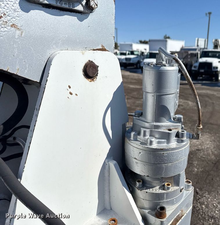 image for item EG2550 2017 Ford F750 Super Duty utility / service truck