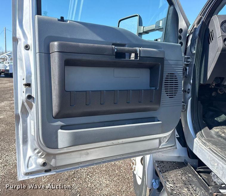 image for item EG2550 2017 Ford F750 Super Duty utility / service truck