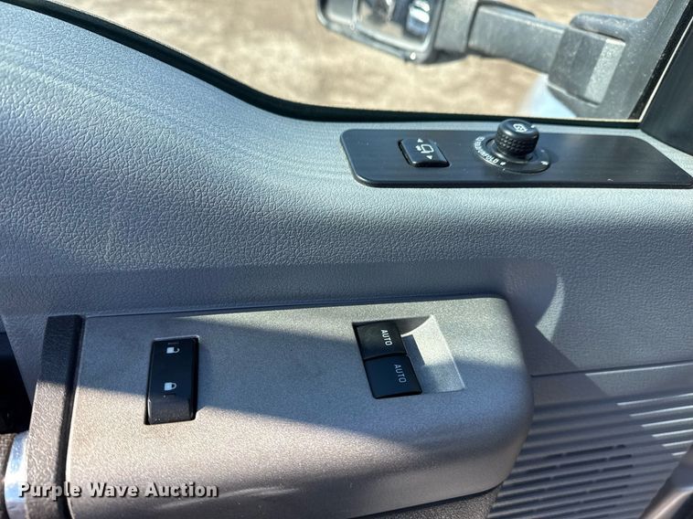 image for item EG2550 2017 Ford F750 Super Duty utility / service truck