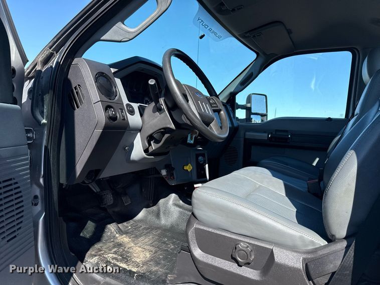 image for item EG2550 2017 Ford F750 Super Duty utility / service truck