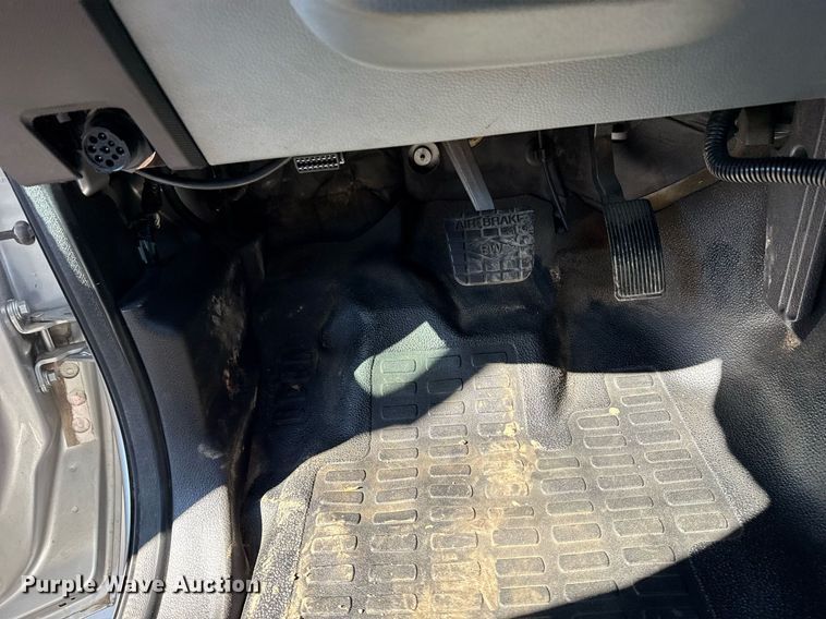 image for item EG2550 2017 Ford F750 Super Duty utility / service truck