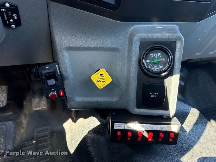 image for item EG2550 2017 Ford F750 Super Duty utility / service truck