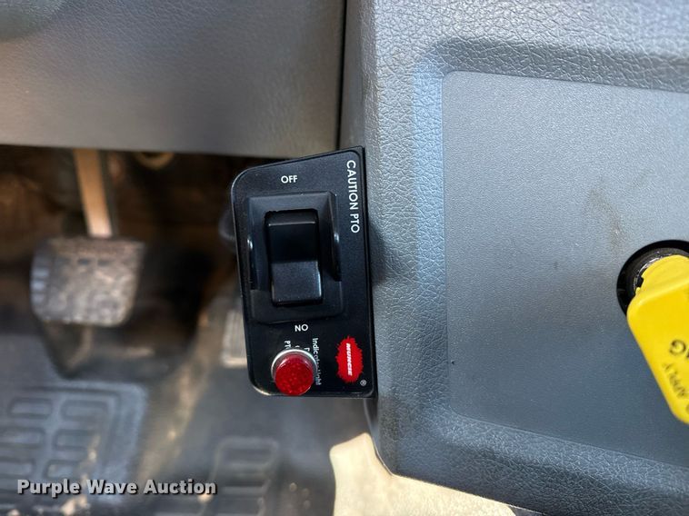 image for item EG2550 2017 Ford F750 Super Duty utility / service truck