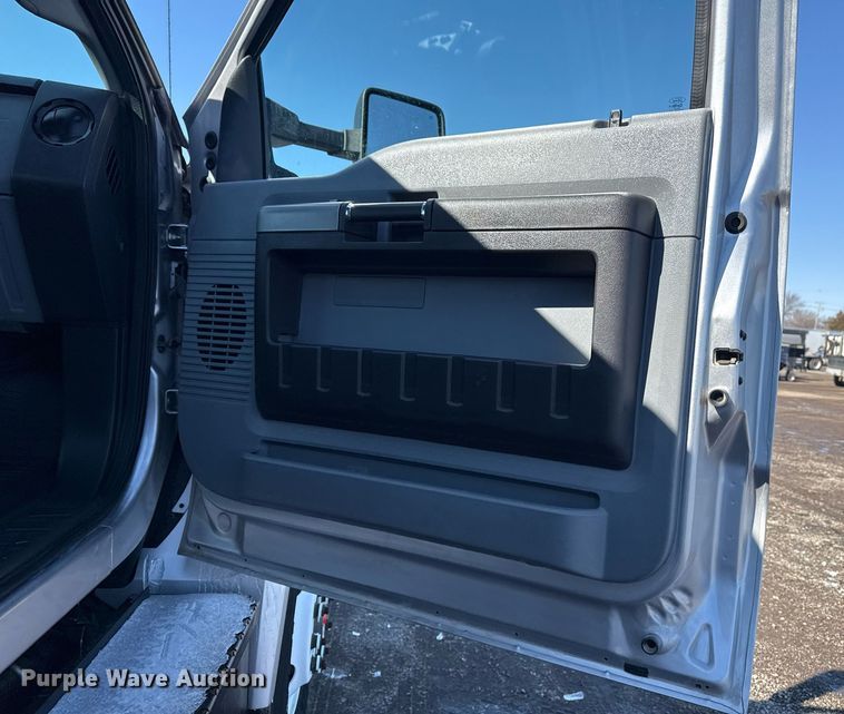 image for item EG2550 2017 Ford F750 Super Duty utility / service truck