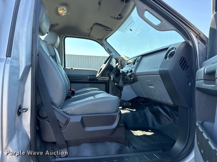 image for item EG2550 2017 Ford F750 Super Duty utility / service truck