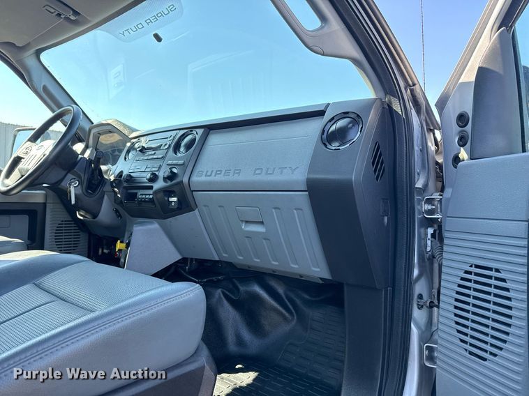 image for item EG2550 2017 Ford F750 Super Duty utility / service truck