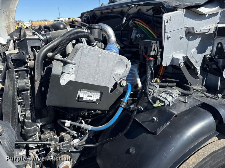 image for item EG2550 2017 Ford F750 Super Duty utility / service truck