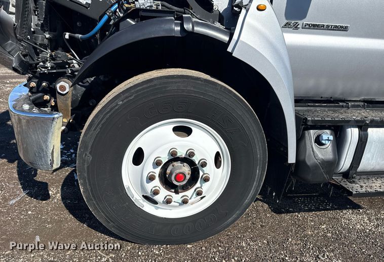 image for item EG2550 2017 Ford F750 Super Duty utility / service truck