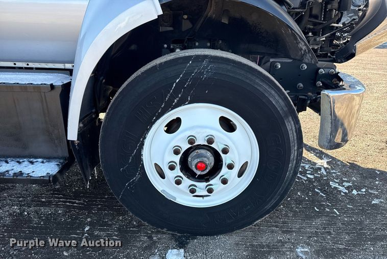 image for item EG2550 2017 Ford F750 Super Duty utility / service truck