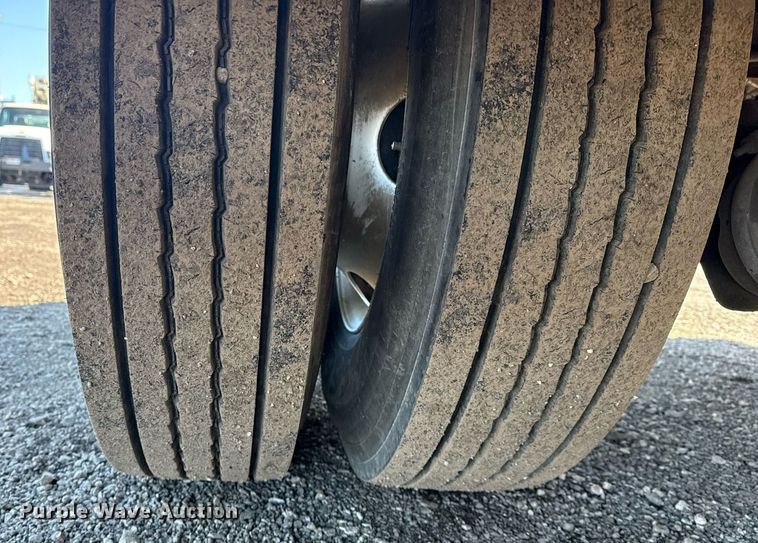 image for item EG2550 2017 Ford F750 Super Duty utility / service truck