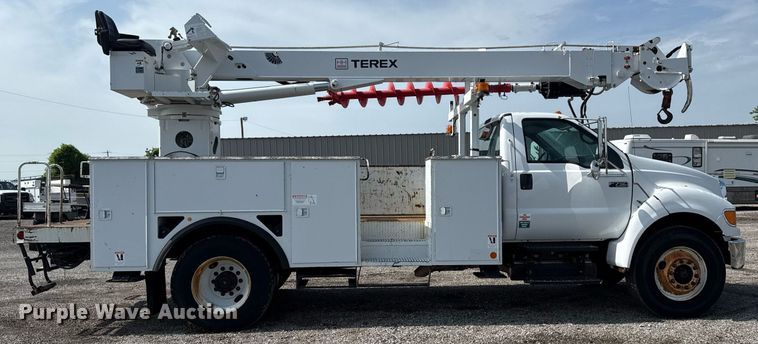 image for item EG6040 2009 Ford F750 digger derrick truck