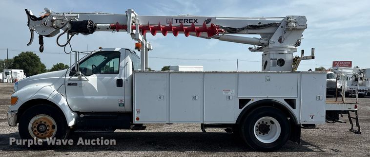 image for item EG6040 2009 Ford F750 digger derrick truck