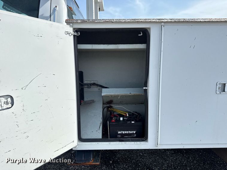 image for item EG6040 2009 Ford F750 digger derrick truck