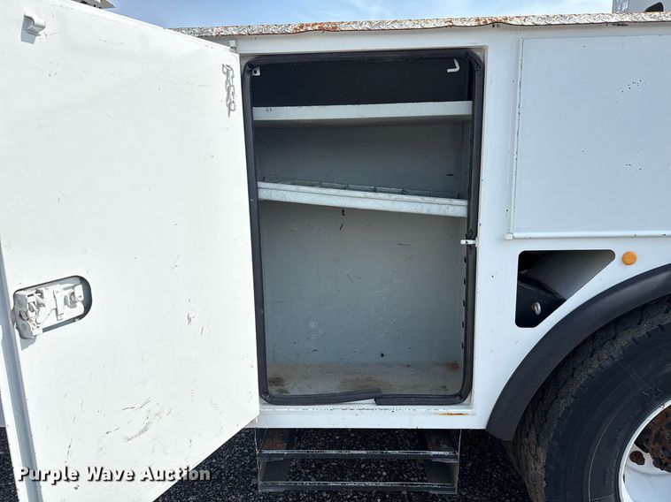 image for item EG6040 2009 Ford F750 digger derrick truck