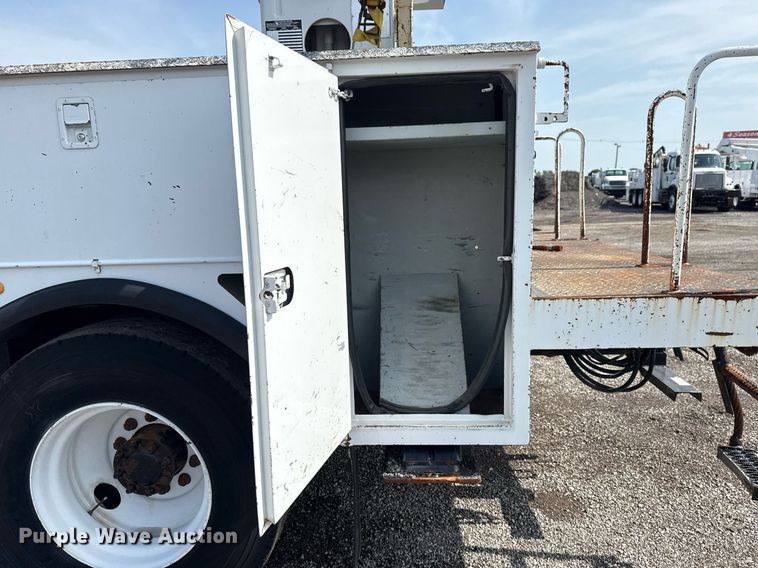 image for item EG6040 2009 Ford F750 digger derrick truck