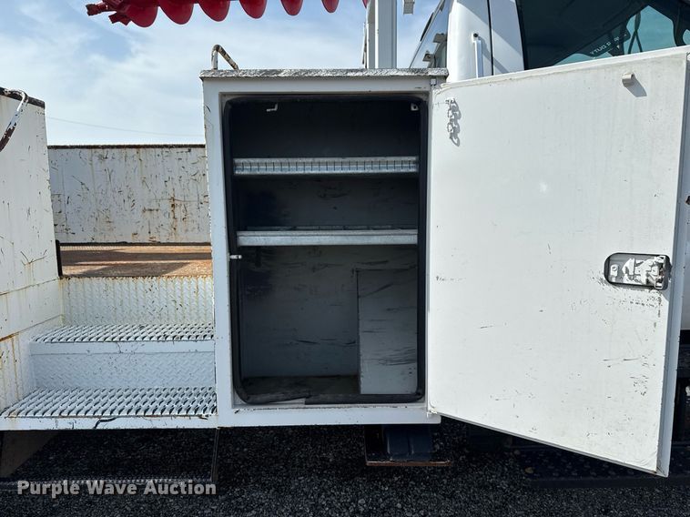 image for item EG6040 2009 Ford F750 digger derrick truck