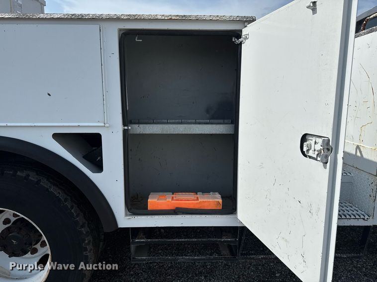 image for item EG6040 2009 Ford F750 digger derrick truck