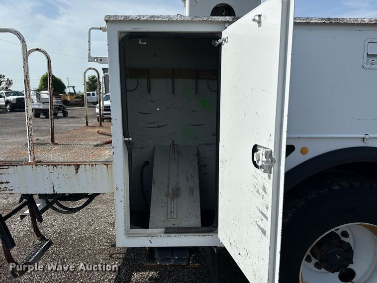 image for item EG6040 2009 Ford F750 digger derrick truck