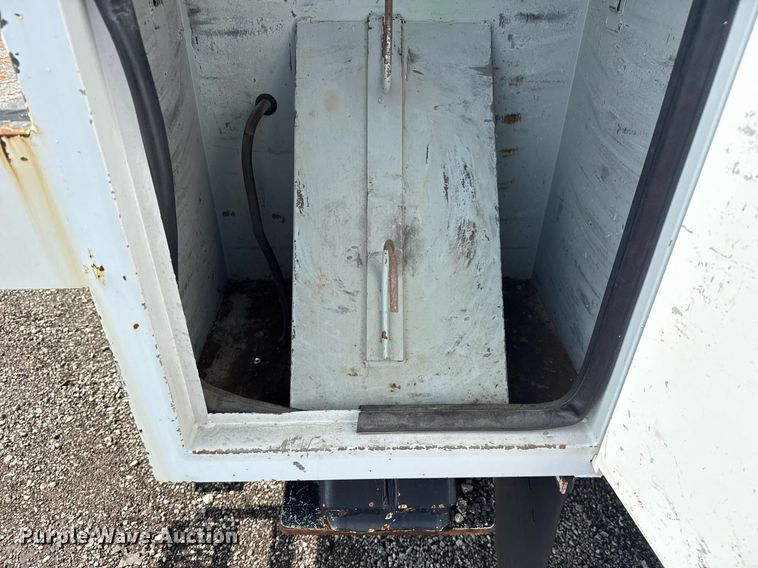 image for item EG6040 2009 Ford F750 digger derrick truck