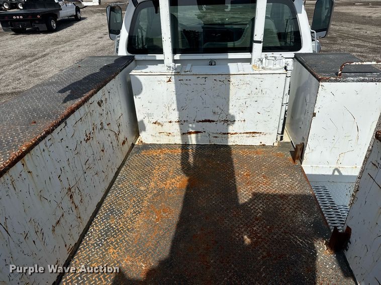 image for item EG6040 2009 Ford F750 digger derrick truck