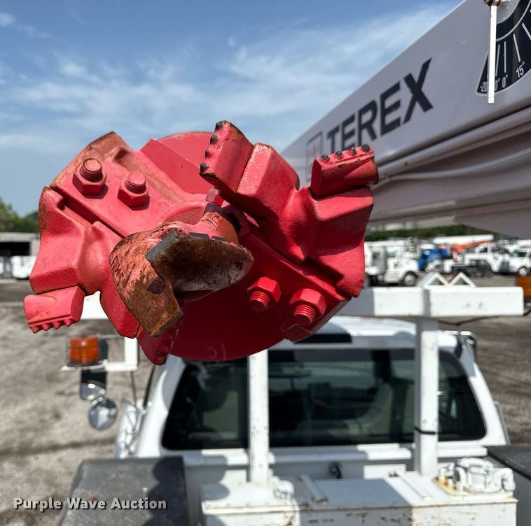 image for item EG6040 2009 Ford F750 digger derrick truck