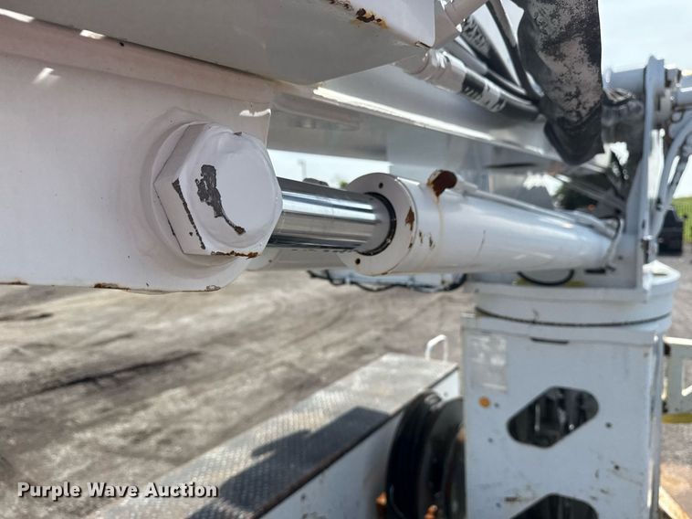 image for item EG6040 2009 Ford F750 digger derrick truck