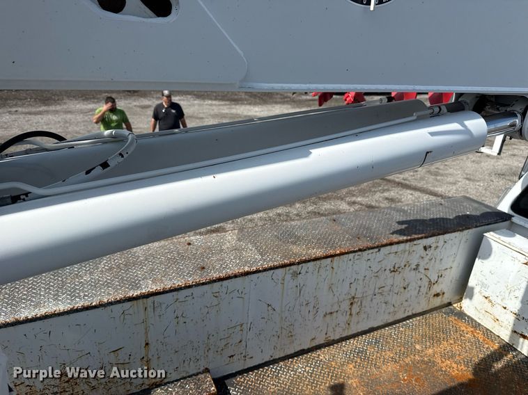 image for item EG6040 2009 Ford F750 digger derrick truck