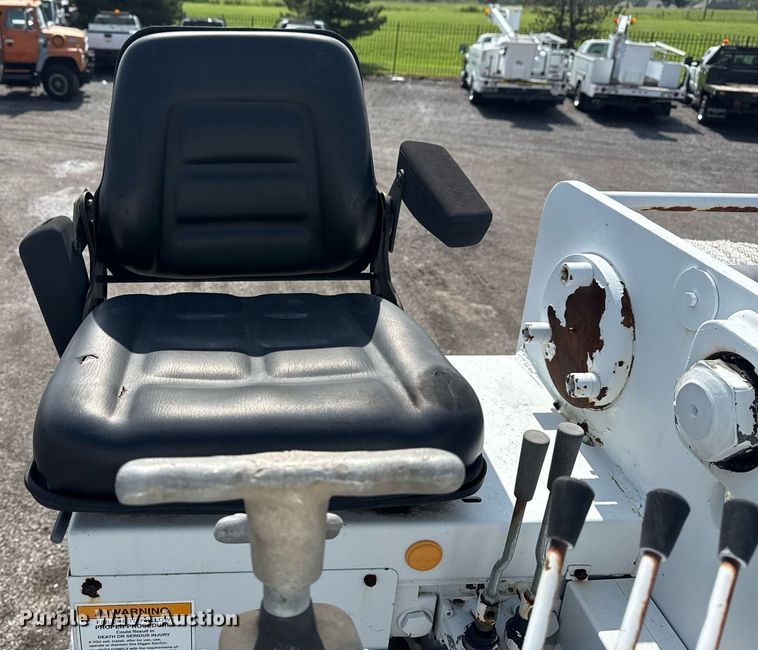 image for item EG6040 2009 Ford F750 digger derrick truck