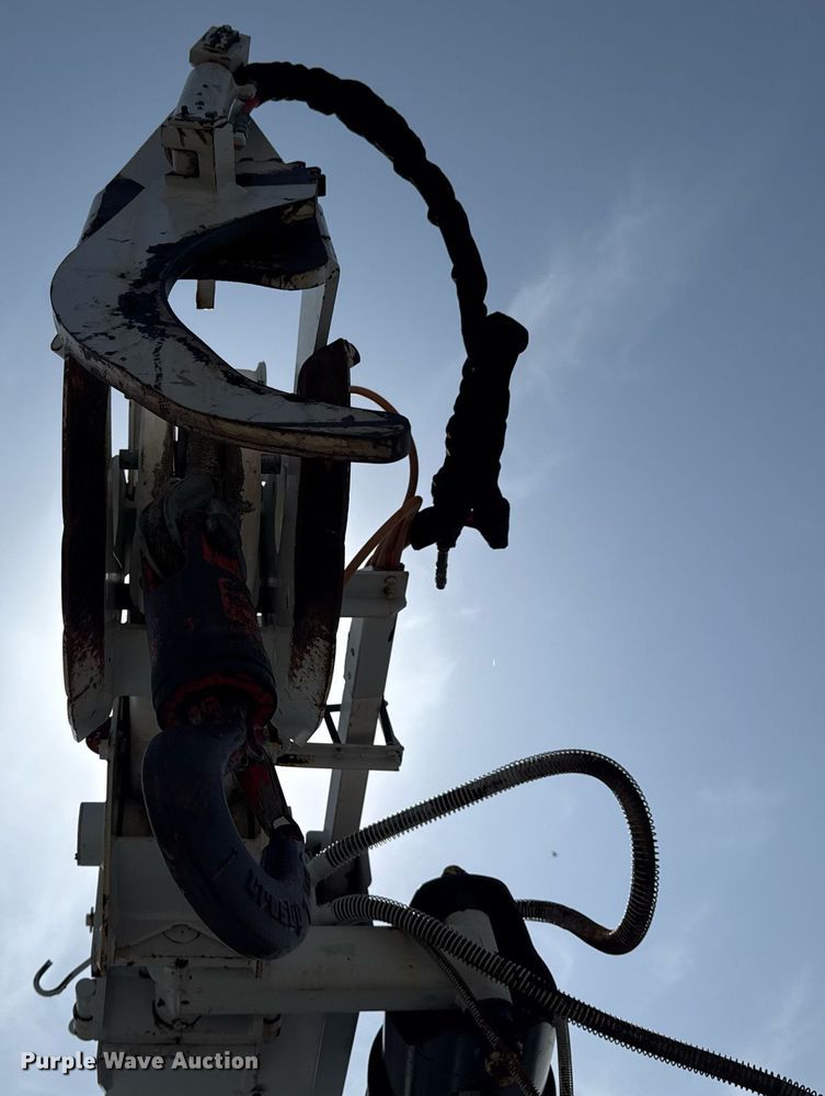 image for item EG6040 2009 Ford F750 digger derrick truck