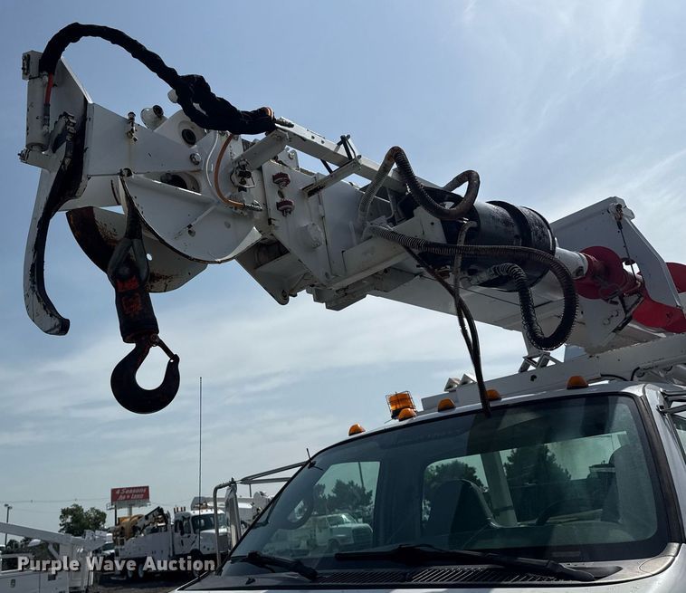 image for item EG6040 2009 Ford F750 digger derrick truck