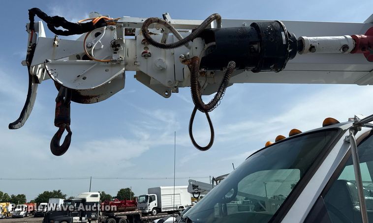 image for item EG6040 2009 Ford F750 digger derrick truck