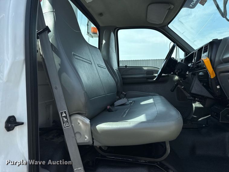 image for item EG6040 2009 Ford F750 digger derrick truck