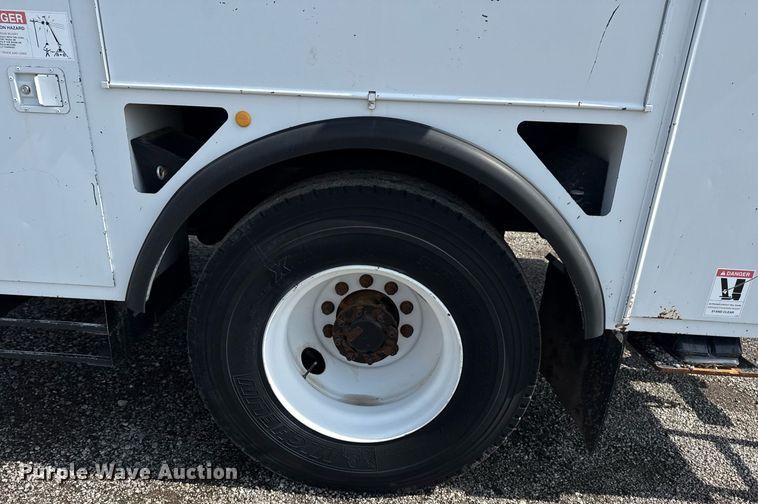 image for item EG6040 2009 Ford F750 digger derrick truck