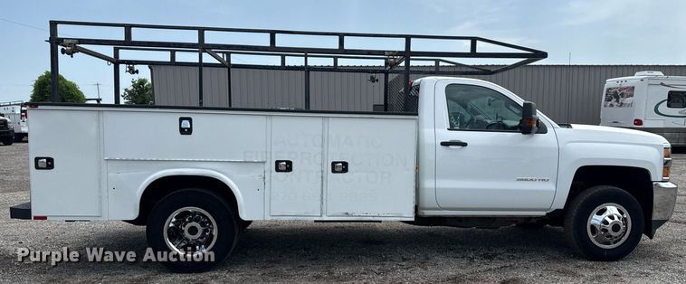 image for item EG6045 2017 Chevrolet Silverado 3500HD utility bed pickup truck