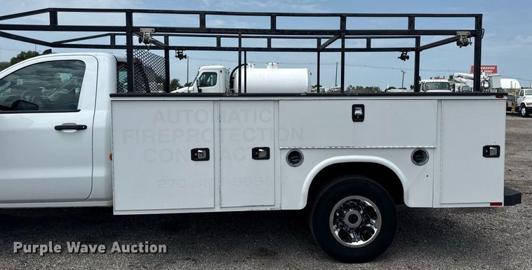 image for item EG6045 2017 Chevrolet Silverado 3500HD utility bed pickup truck