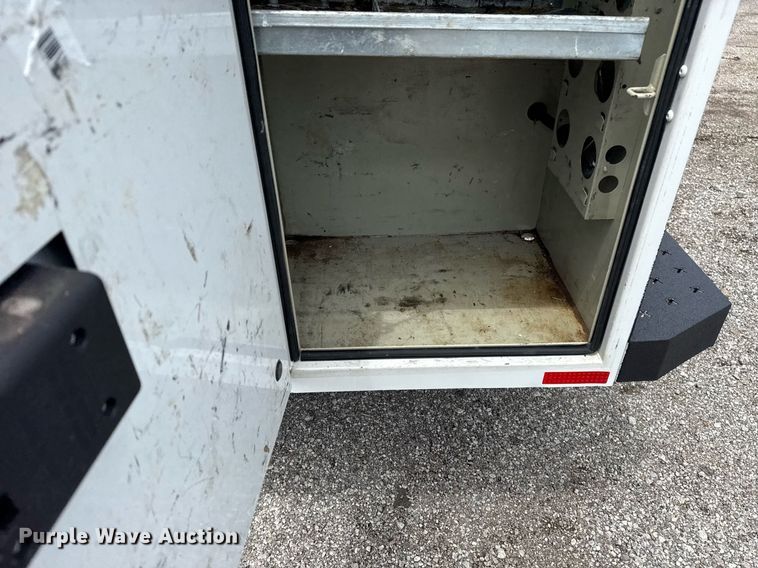 image for item EG6045 2017 Chevrolet Silverado 3500HD utility bed pickup truck