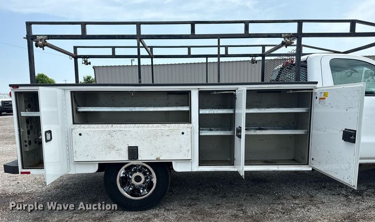 image for item EG6045 2017 Chevrolet Silverado 3500HD utility bed pickup truck