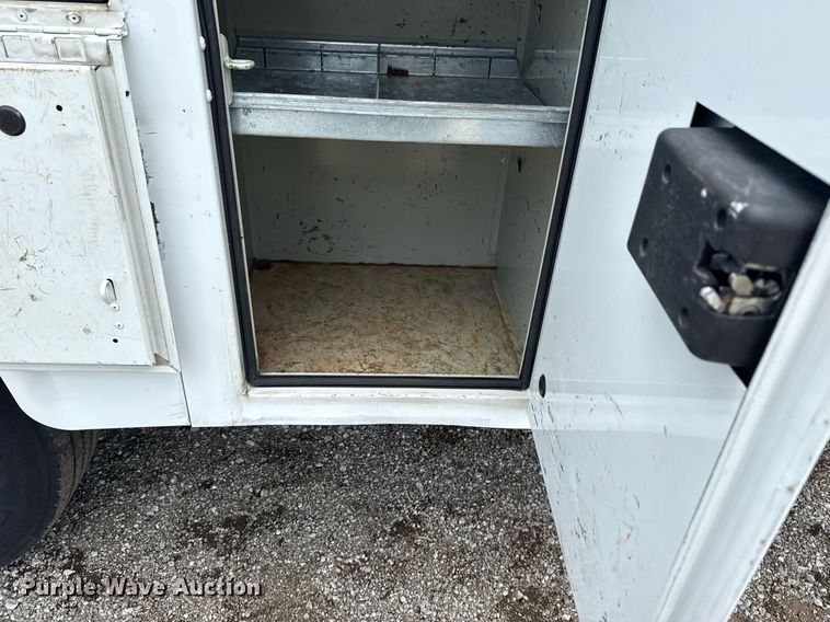 image for item EG6045 2017 Chevrolet Silverado 3500HD utility bed pickup truck