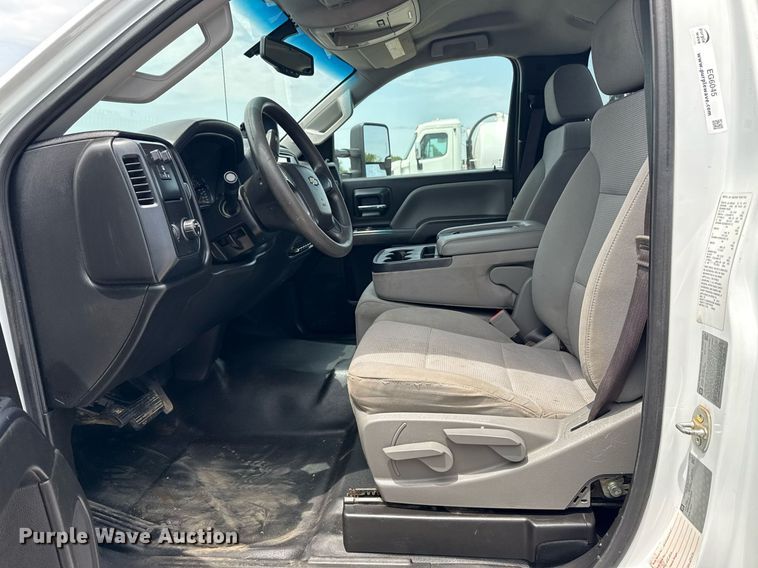 image for item EG6045 2017 Chevrolet Silverado 3500HD utility bed pickup truck