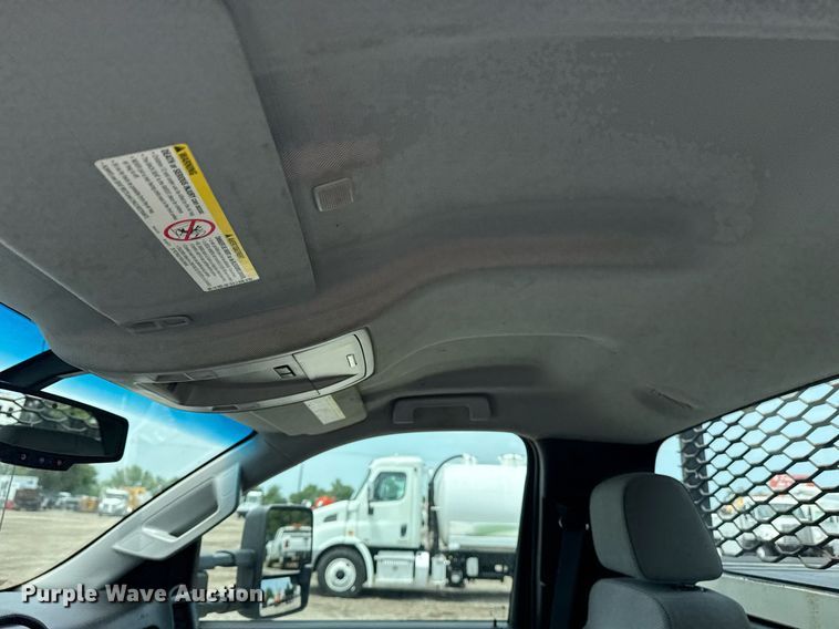 image for item EG6045 2017 Chevrolet Silverado 3500HD utility bed pickup truck