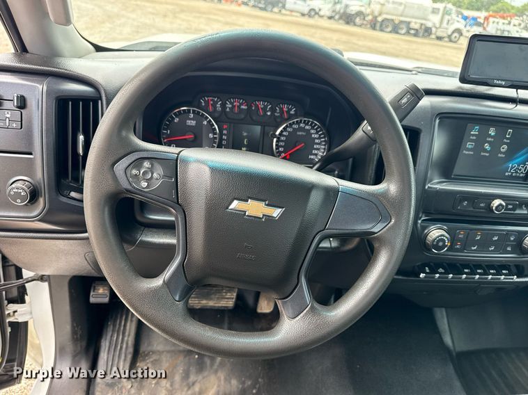 image for item EG6045 2017 Chevrolet Silverado 3500HD utility bed pickup truck