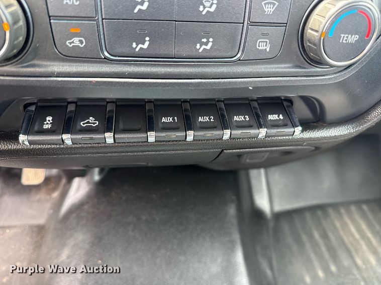 image for item EG6045 2017 Chevrolet Silverado 3500HD utility bed pickup truck