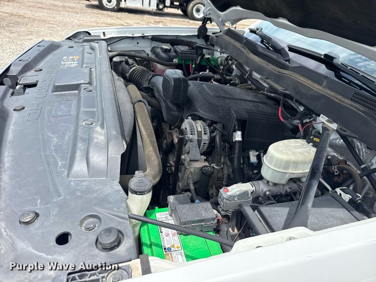 image for item EG6045 2017 Chevrolet Silverado 3500HD utility bed pickup truck