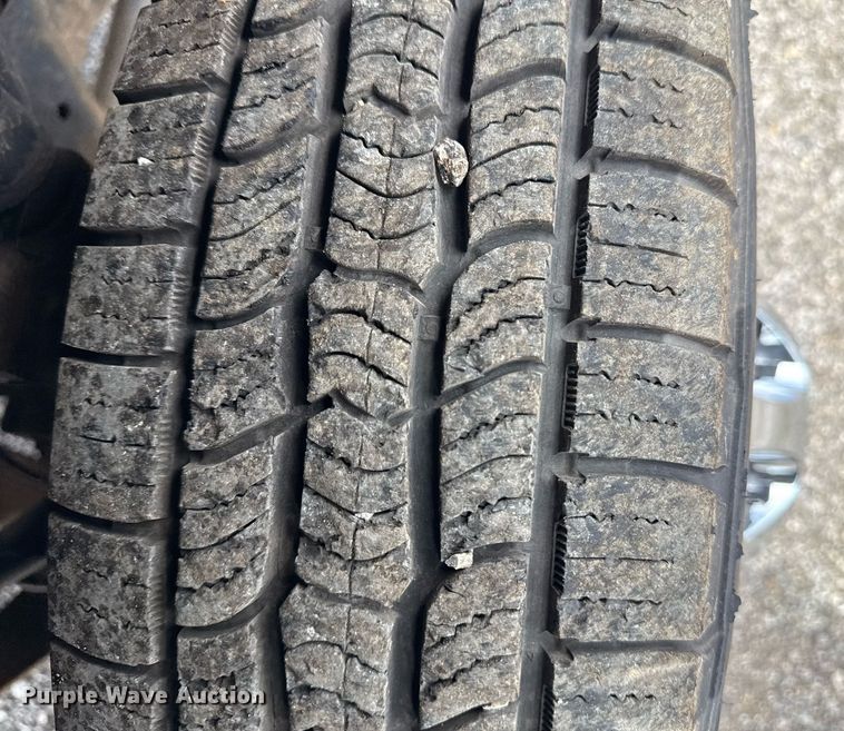 image for item EG6045 2017 Chevrolet Silverado 3500HD utility bed pickup truck