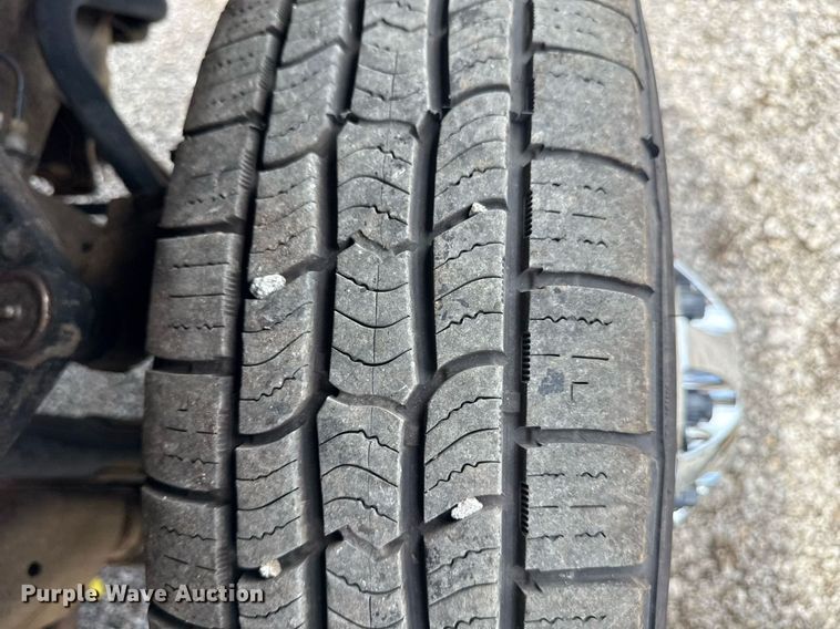 image for item EG6045 2017 Chevrolet Silverado 3500HD utility bed pickup truck