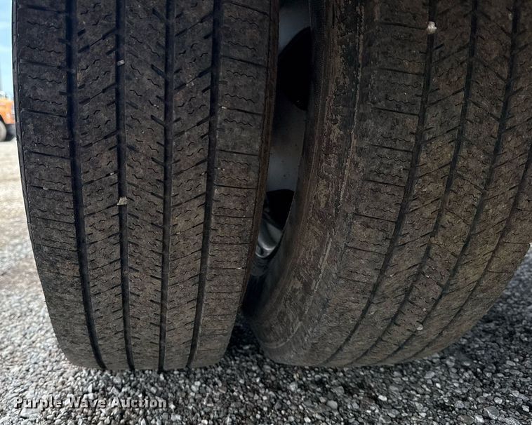 image for item EG6045 2017 Chevrolet Silverado 3500HD utility bed pickup truck