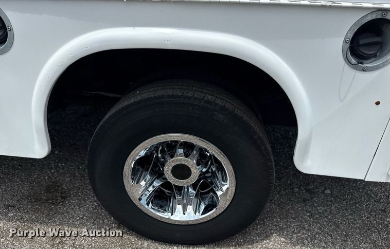 image for item EG6045 2017 Chevrolet Silverado 3500HD utility bed pickup truck