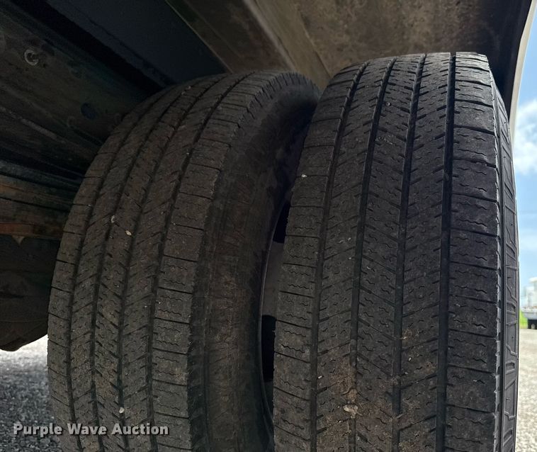 image for item EG6045 2017 Chevrolet Silverado 3500HD utility bed pickup truck