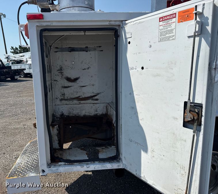 image for item EG6095 2007 Ford F550 Super Duty utility / service truck