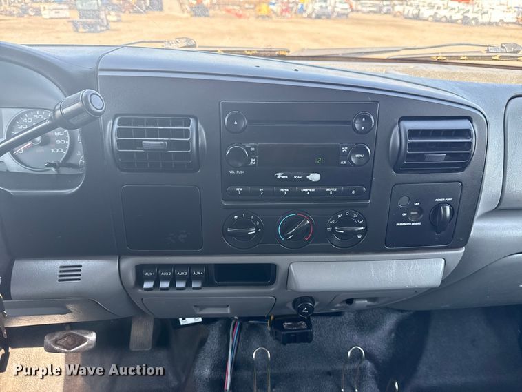 image for item EG6095 2007 Ford F550 Super Duty utility / service truck